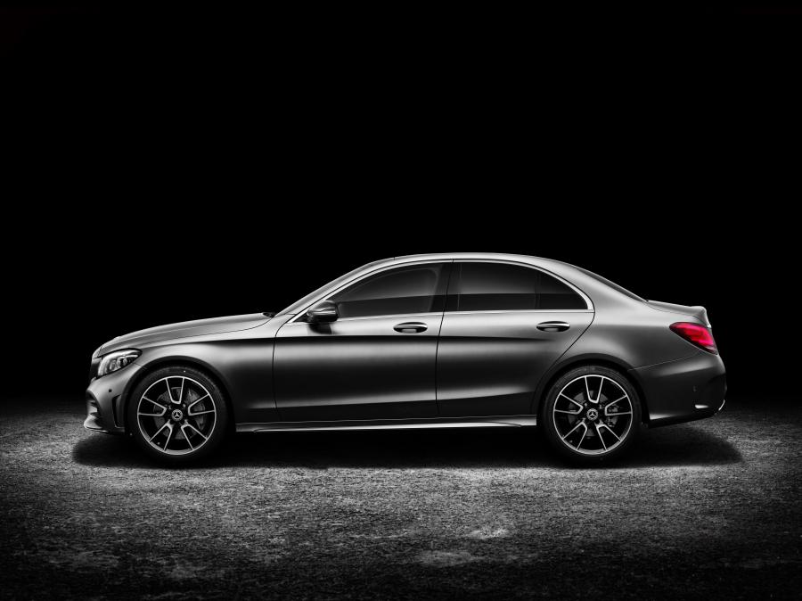  Mercedes-Benz C300 AMG Line (W205) 2018 года  (WW) (фото 2 из 4)